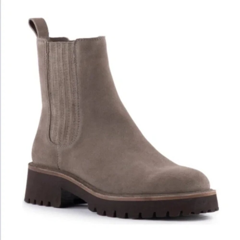 Seychelles Cashew Chelsea Boot In Taupe
